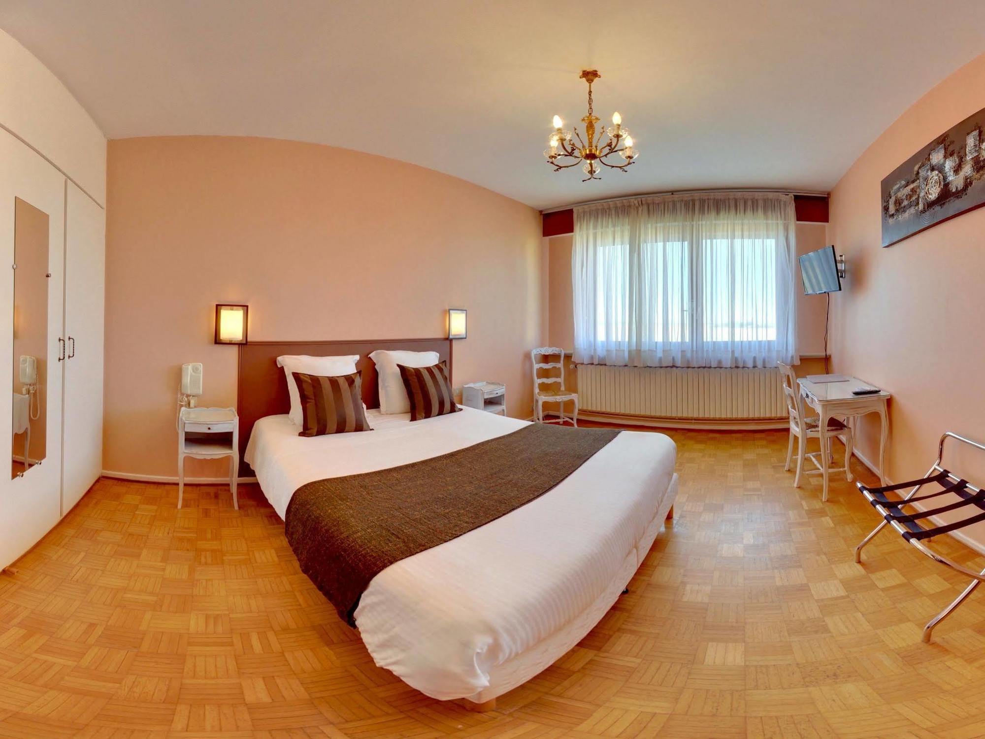Logis L'Auberge Du Gros Silly-sur-Nied Luaran gambar